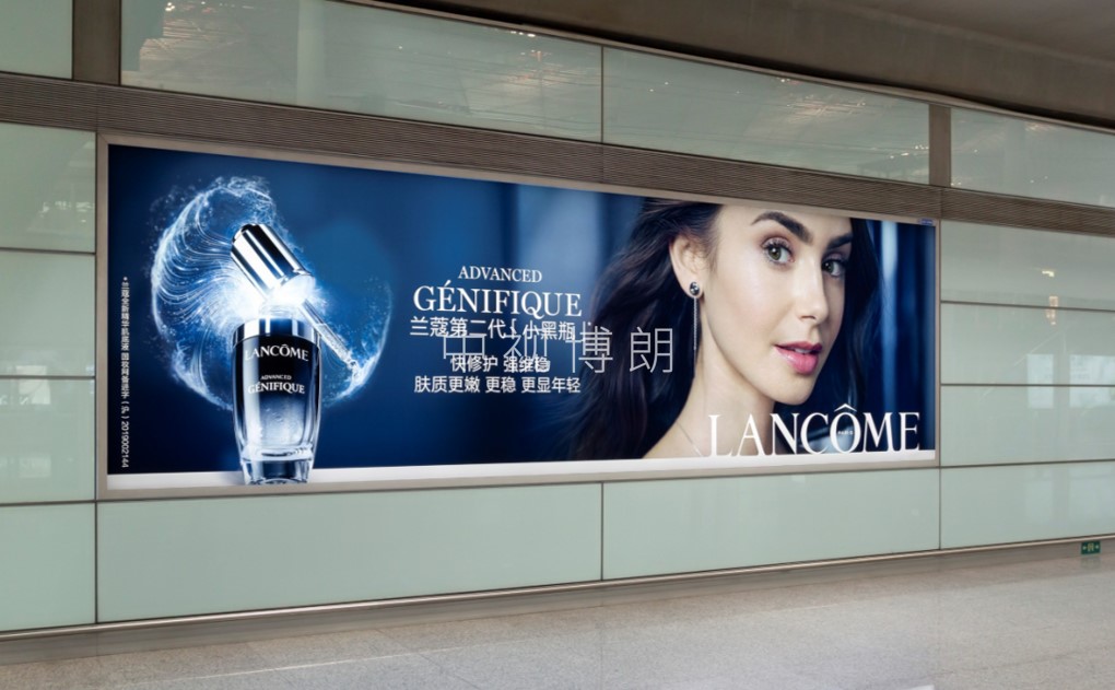 北京首都机场广告-T3国际到达APM捷运站台灯箱