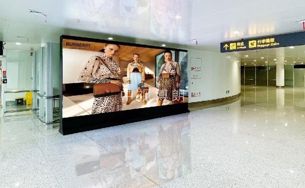 桂林机场广告-国内到达夹层灯箱套装
