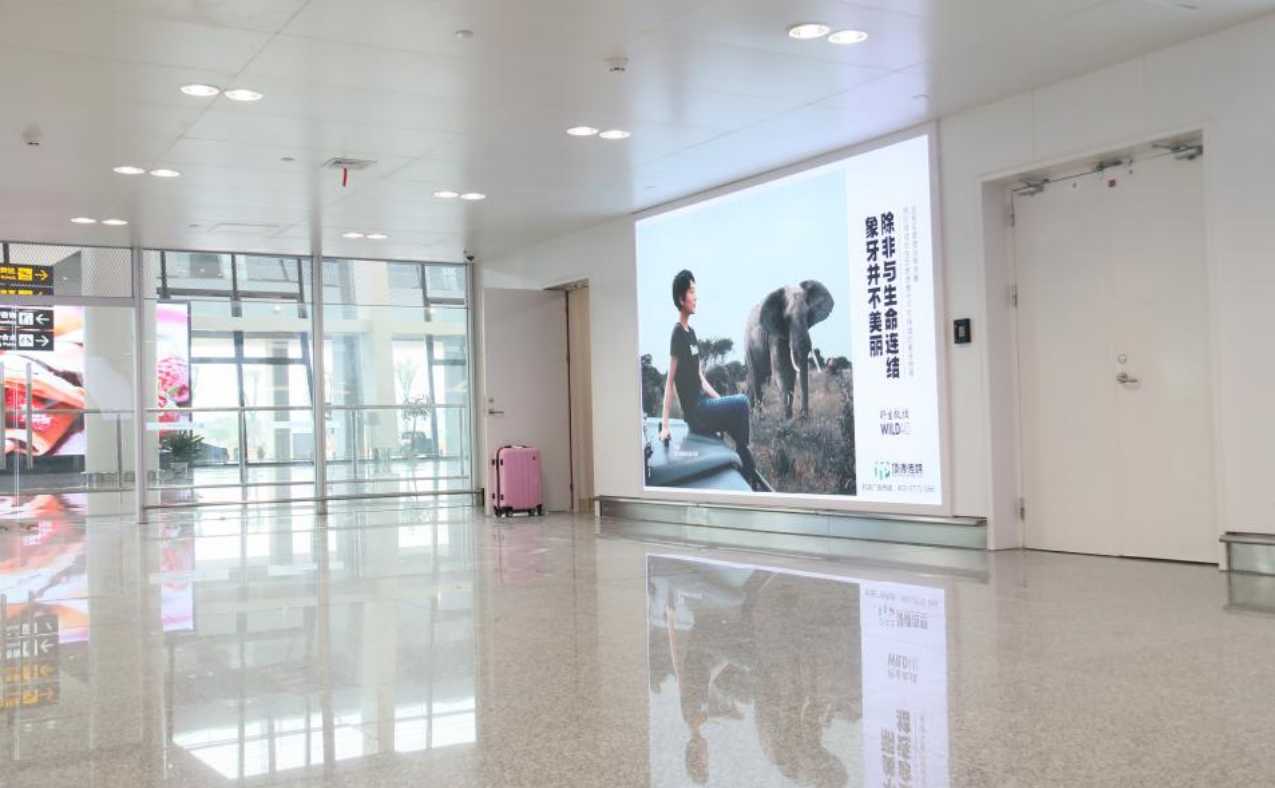 桂林机场广告-行李厅出口墙面灯箱A20