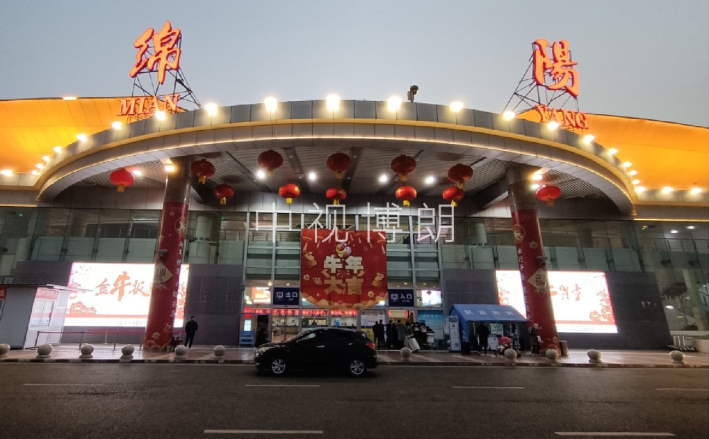 绵阳机场广告-T1出发大厅门口灯箱