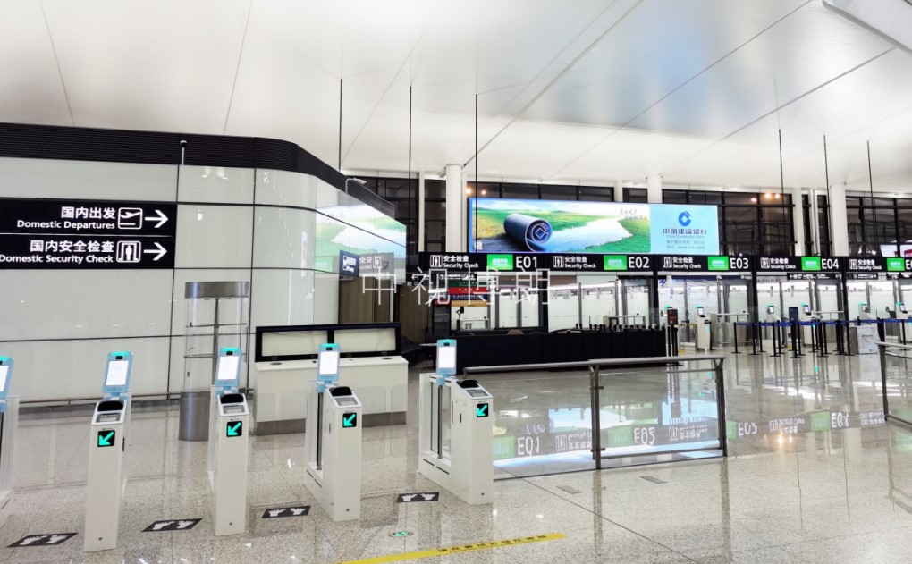 宁波机场广告-T2国内出发候机区高空灯箱