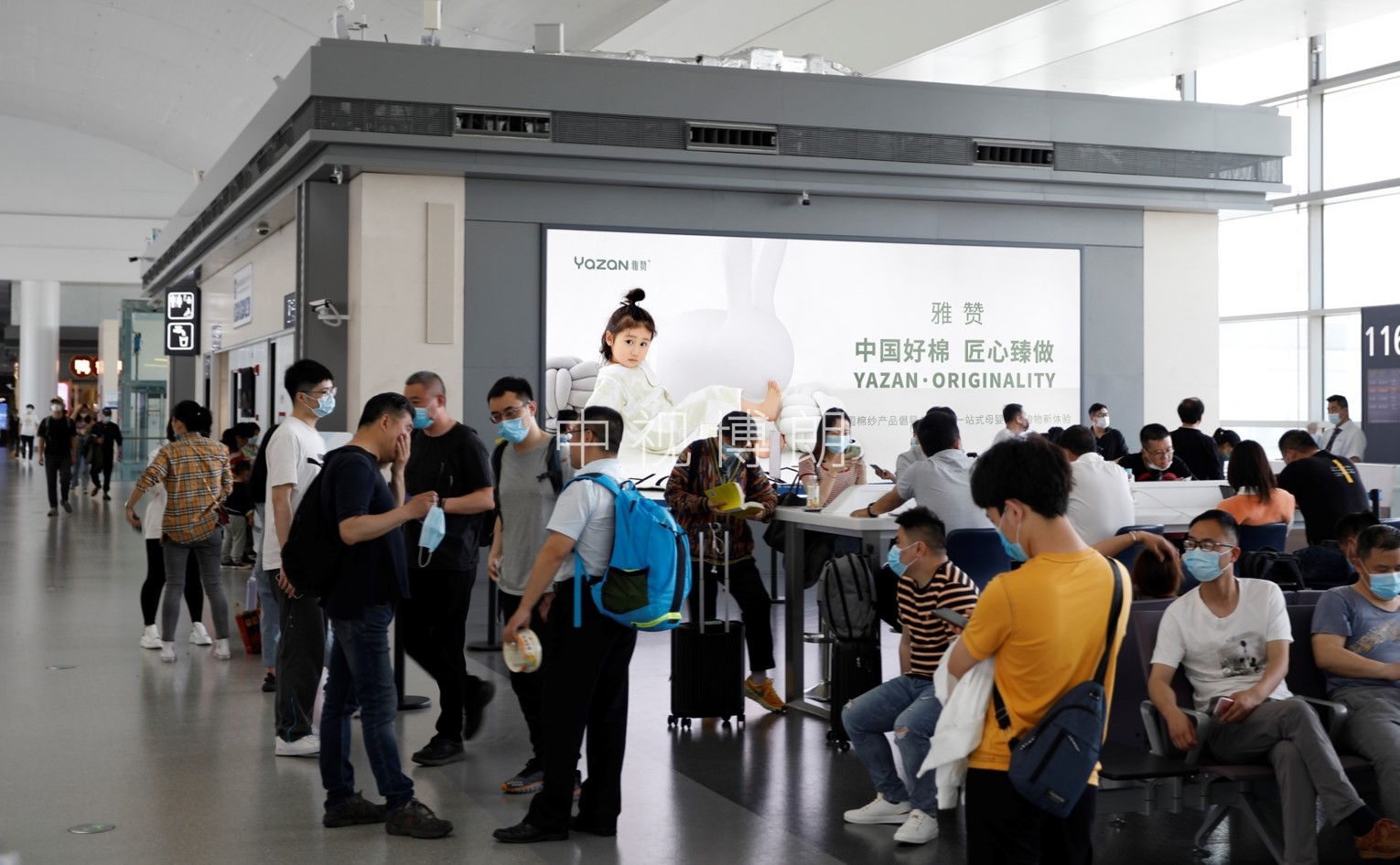 南京机场广告-候机区墙体灯箱套装