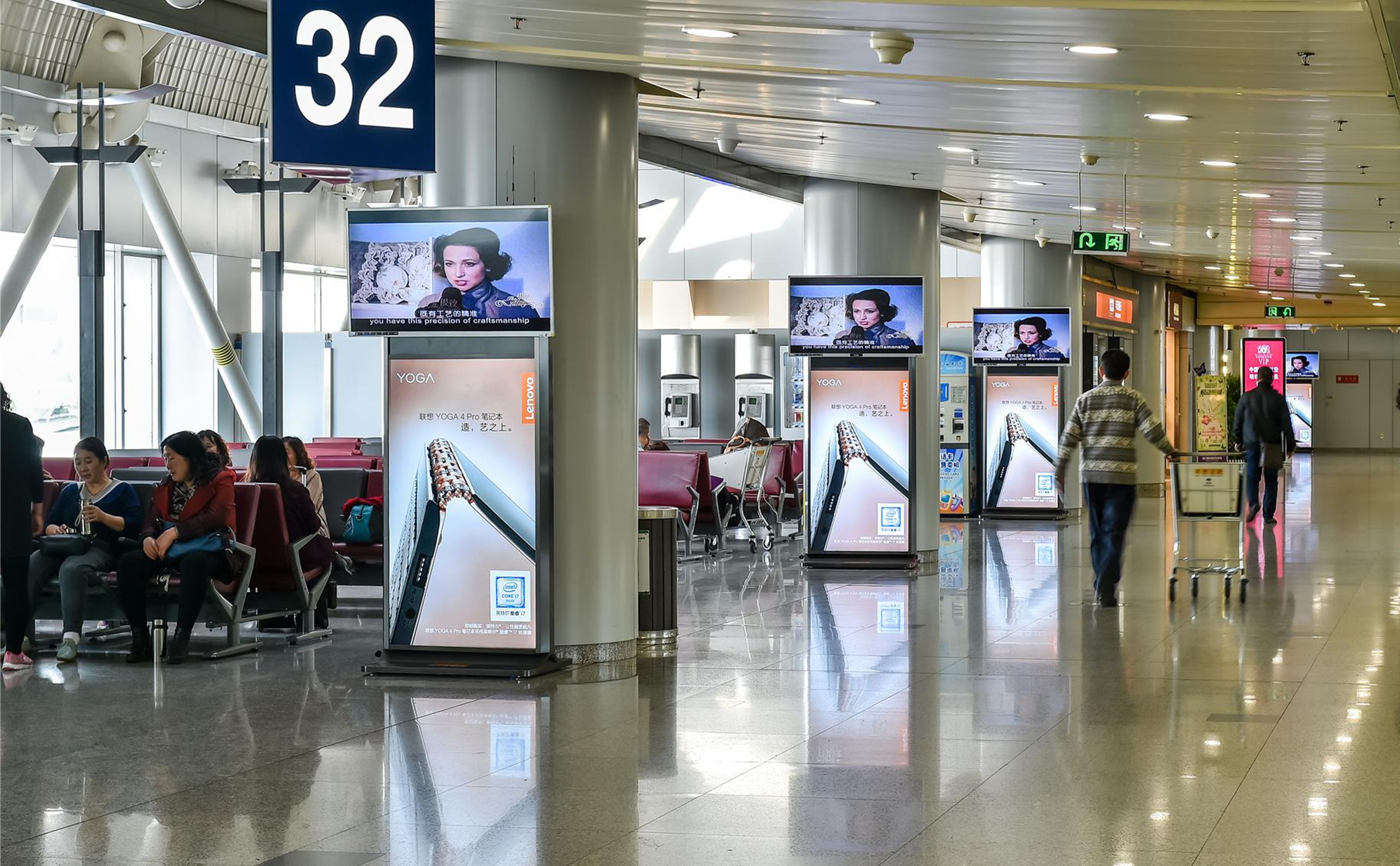 南京机场广告-国内国际出发联排电视