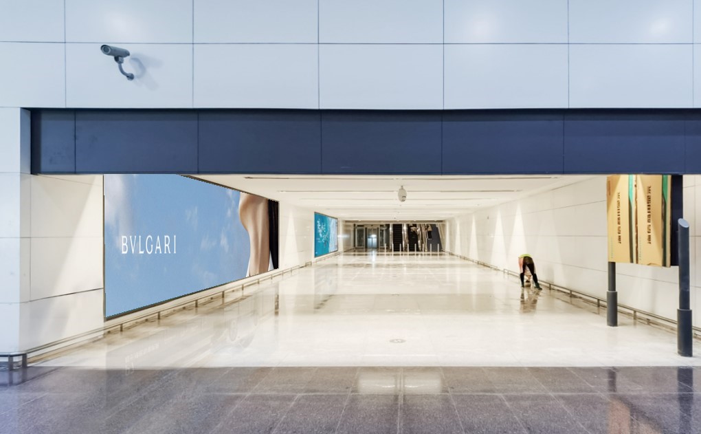 青岛机场广告-国际行李厅走廊墙面灯箱套装