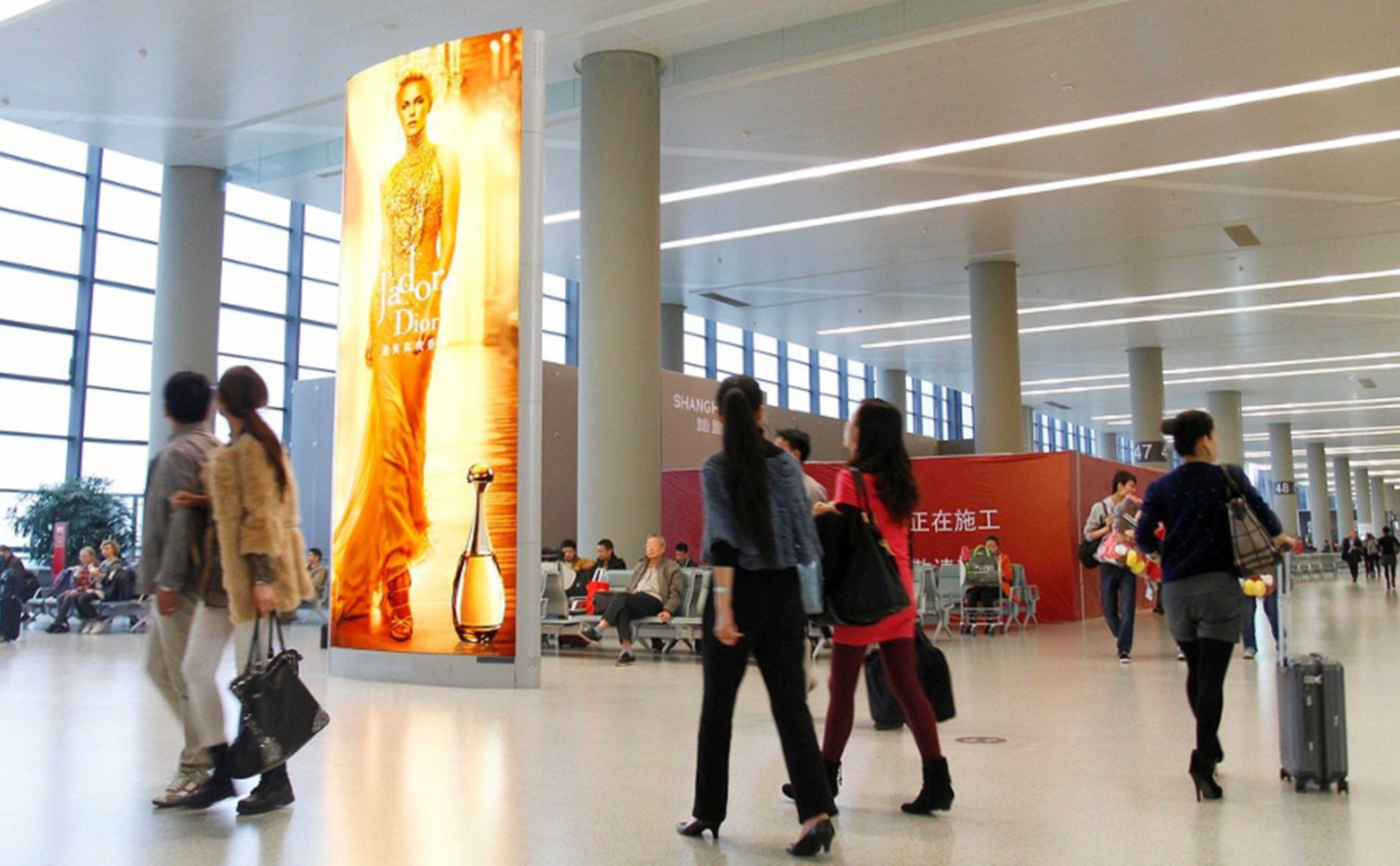 上海机场广告-虹桥T2候机大厅灯箱套装