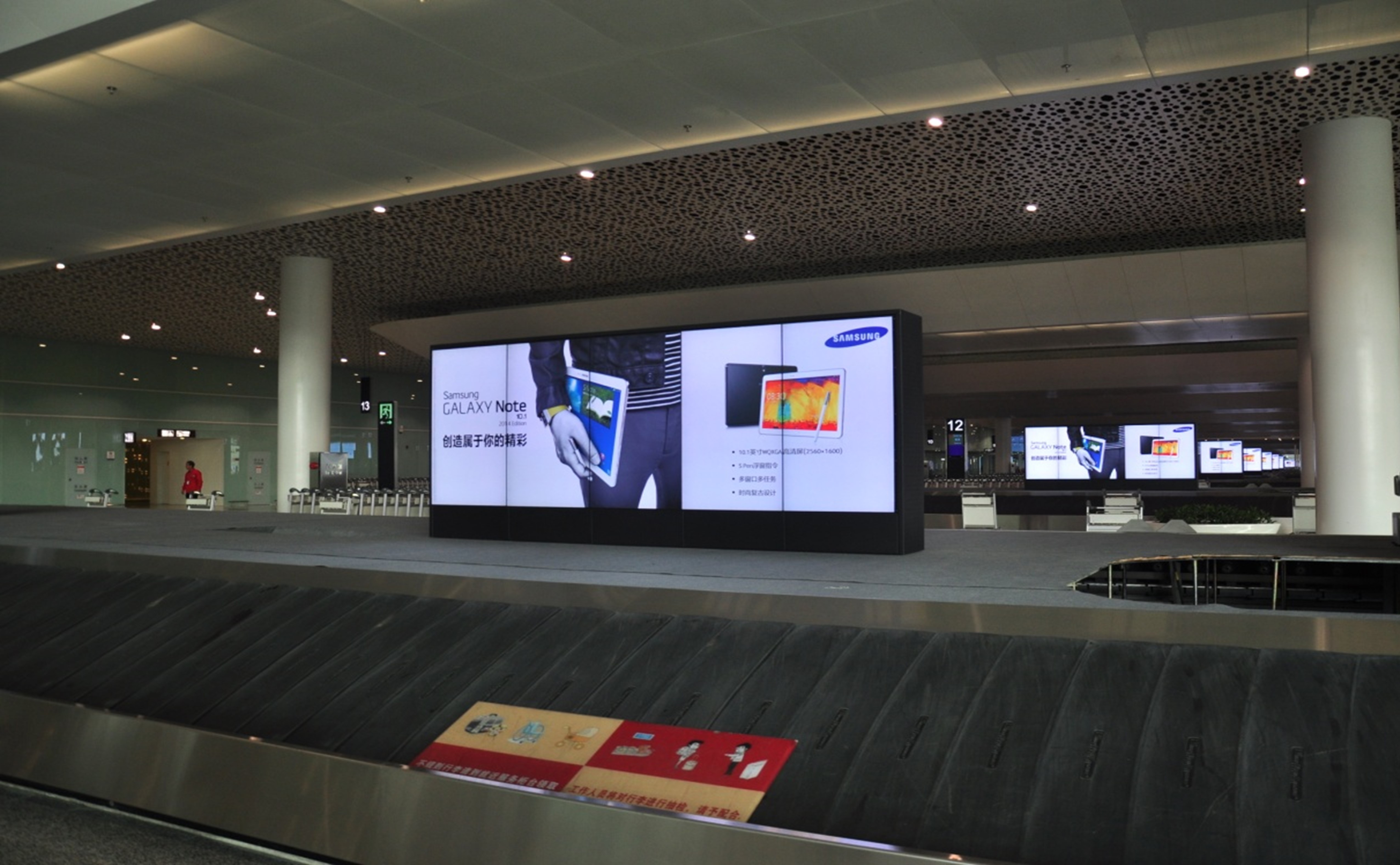 深圳机场广告-二层国内到达行李电子屏幕