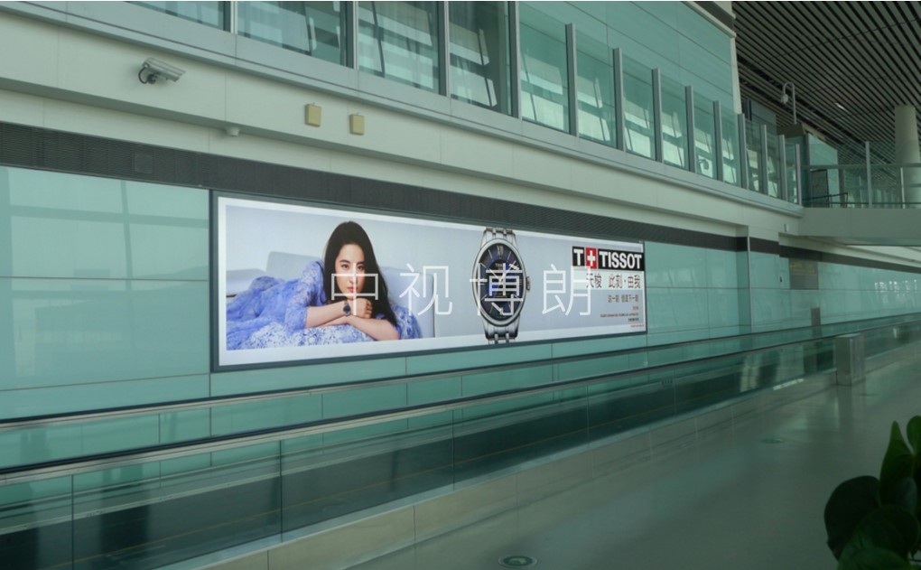 天津机场广告-国内到达通道墙面灯箱