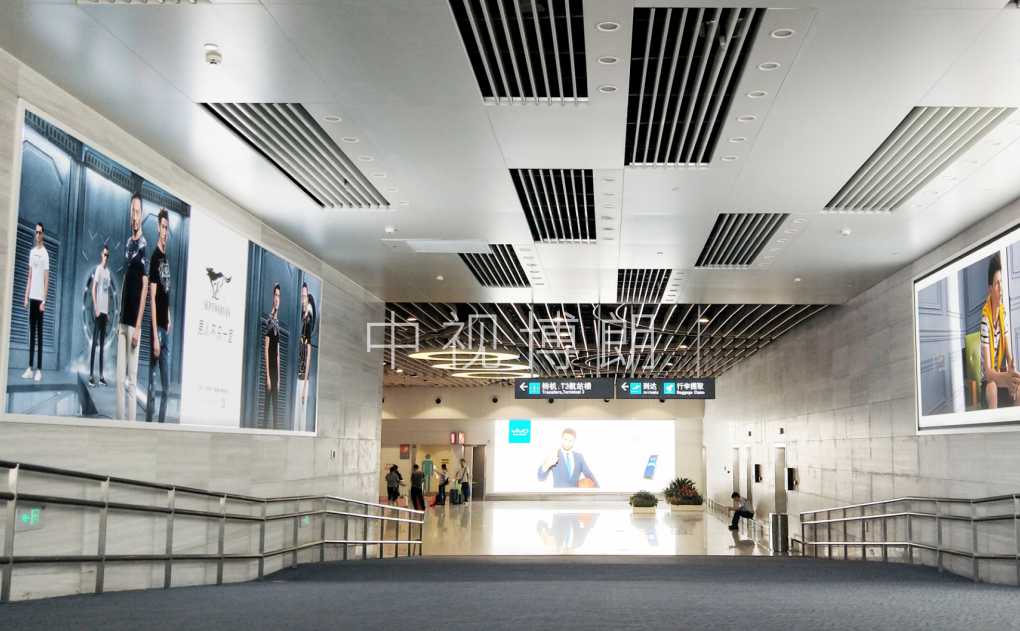厦门机场广告-T4行李提取厅灯箱