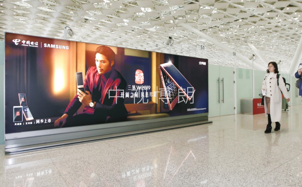 郑州机场安检立式灯箱广告