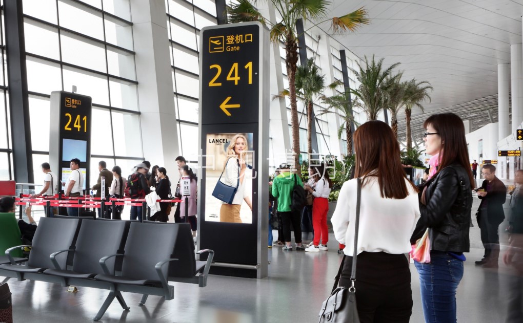 郑州机场登机口标识灯箱广告